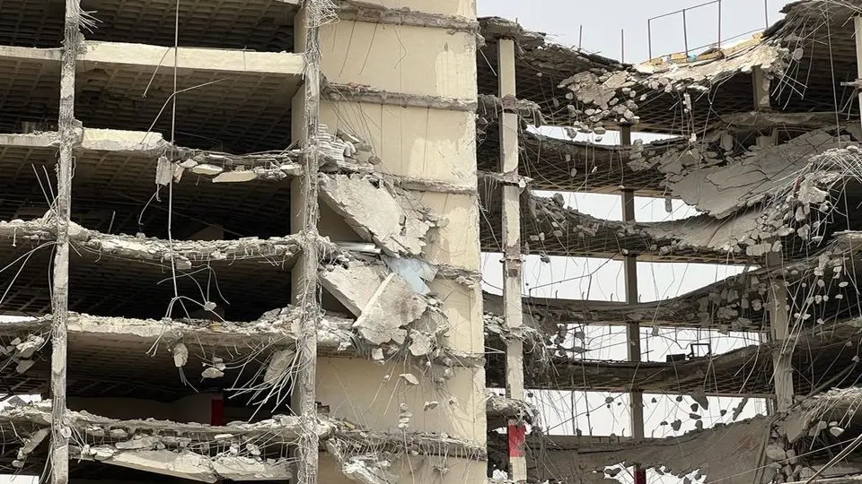  ارتفاع ضحایا انهیار مبنى "متروبل" آبادان إلى 32 شخصاً 