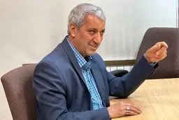 هر چه جلوتر برویم می بینیم که دولت در تحقق شعارهایش مانده است