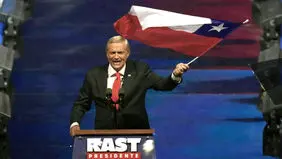 بازگشت مشت آهنین