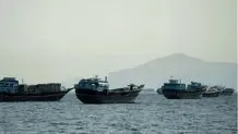 نیروی دریایی آمریکا به کشتی‌های تجاری در تنگه هرمز هشدار داد / عملیات نظامی خطرناک در جریان است؟