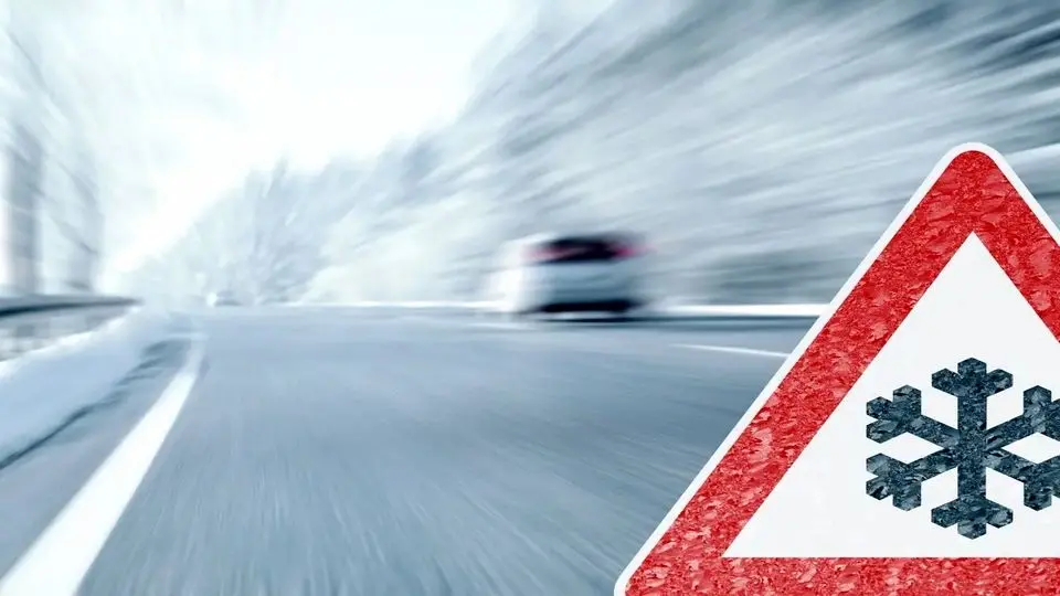 بارش برف و باران در جاده‌های کشور؛ ممنوعیت تردد و محدودیت‌ ترافیکی جاده‌های شمال اعلام شد/ ویدئو