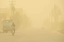 طوفان شدید با سرعت ۷۹ کیلومتر بر ساعت در راه زابل 