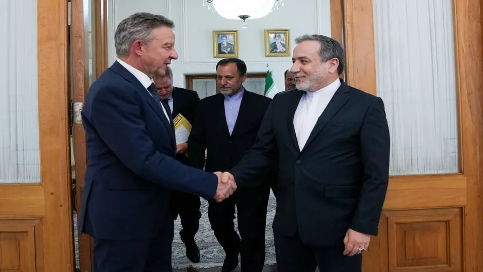 ماموریت سفیر آلمان در ایران پایان یافت/ دیدار خداحافظی با عراقچی برگزار شد

