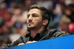 حمید، دوست دبیر  یا بنا؟