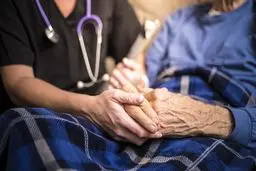 نگهداری ۹۳ درصد معلولان در خانه