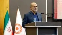 وزیر کشور: کسی که به پرچمش احترام نگذارد، دچار مشکل هویتی شده است