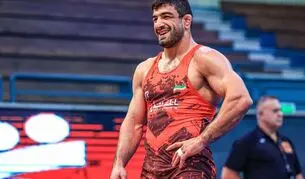 برنامه مسابقات کشتی آزاد قهرمانی جهان جمعه ۸ آبان ۱۴۰۵/ ۴ نماینده ایران روی تشک می روند