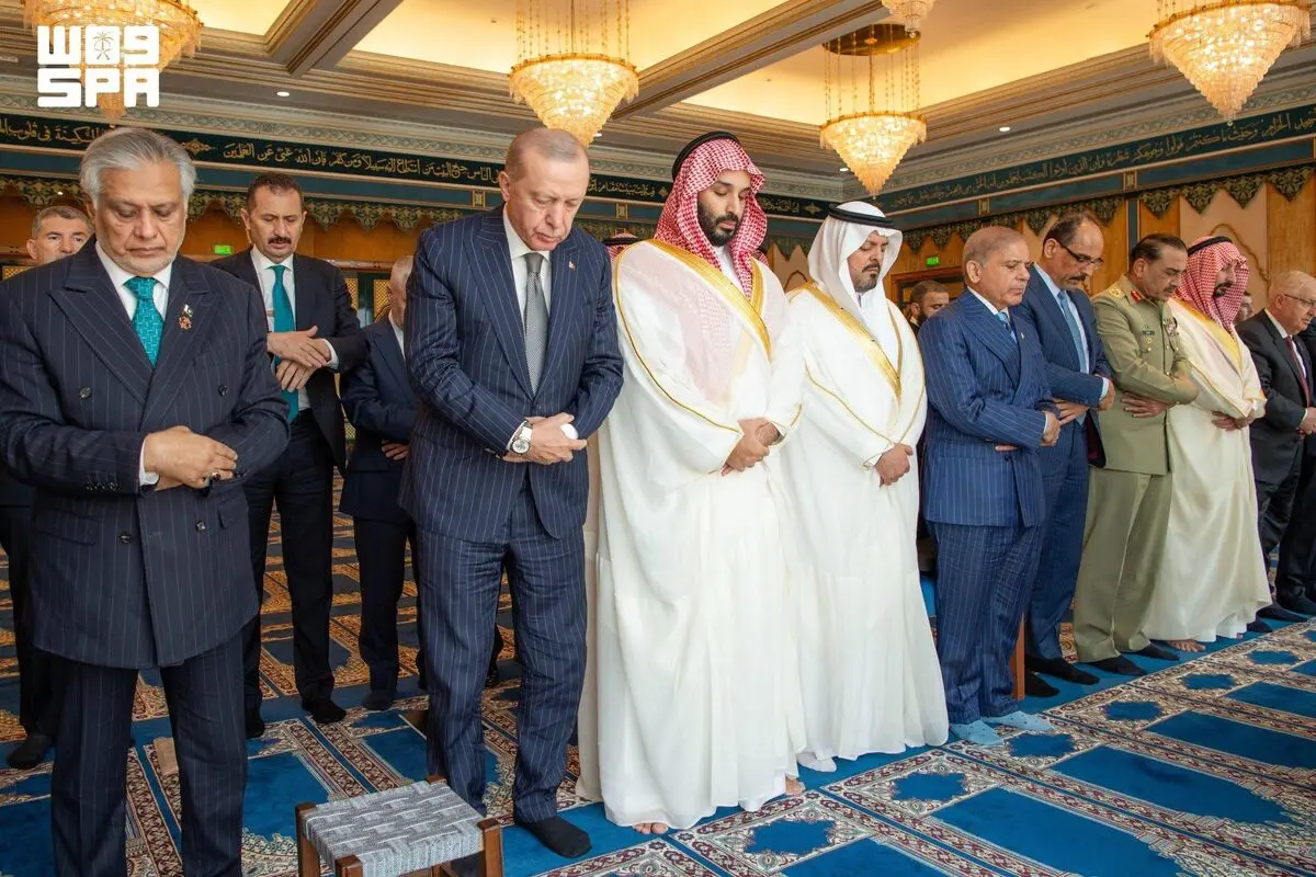 تصاویری از نماز مشترک بن سلمان، اردوغان و شهباز شریف