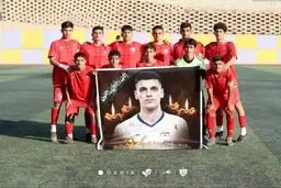 پرسپولیس به یاد صابر کاظمی وارد زمین می شوند