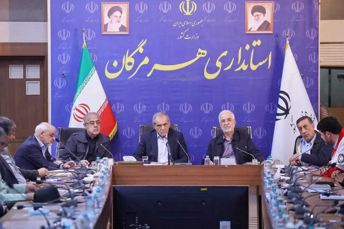 پزشکیان: چرا کانتینرها باید ماه‌ها در بندر بمانند؟/تاکید بر پرداخت بیمه به خانواده جان‌باختگان
