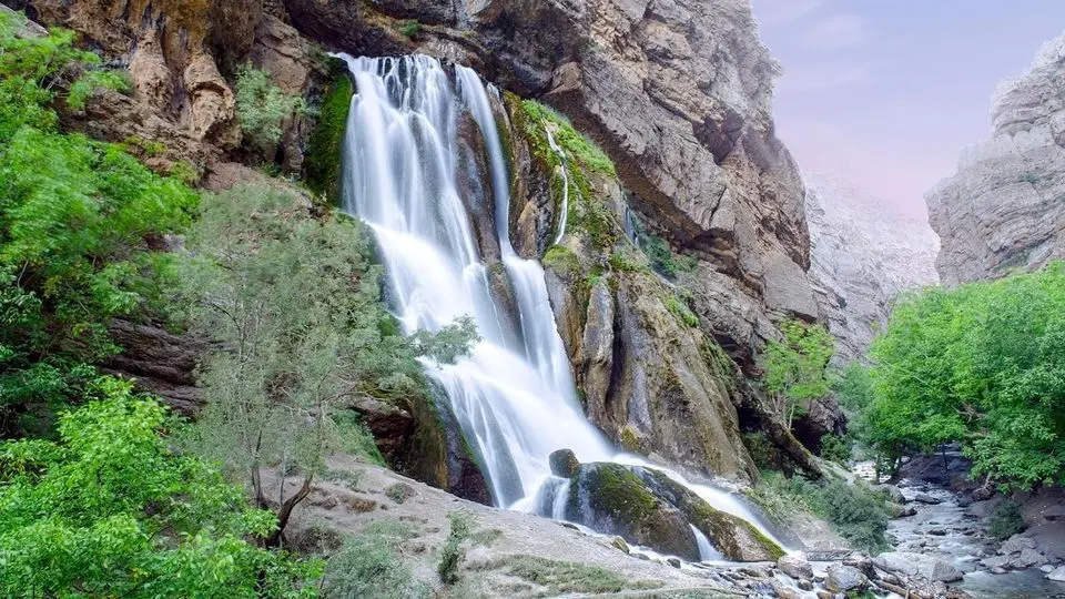 چشمه آب سفید در معرض نابودی