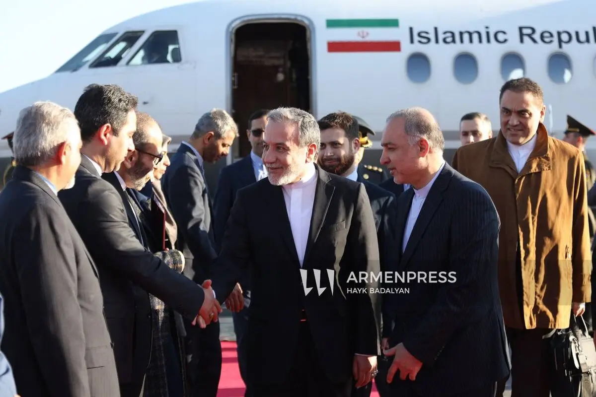 ورود عراقچی وزیر امور خارجه کشورمان به ایروان 