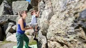 ارتفاع مجاز برای کوهنوردی کودکان چند متر است؟