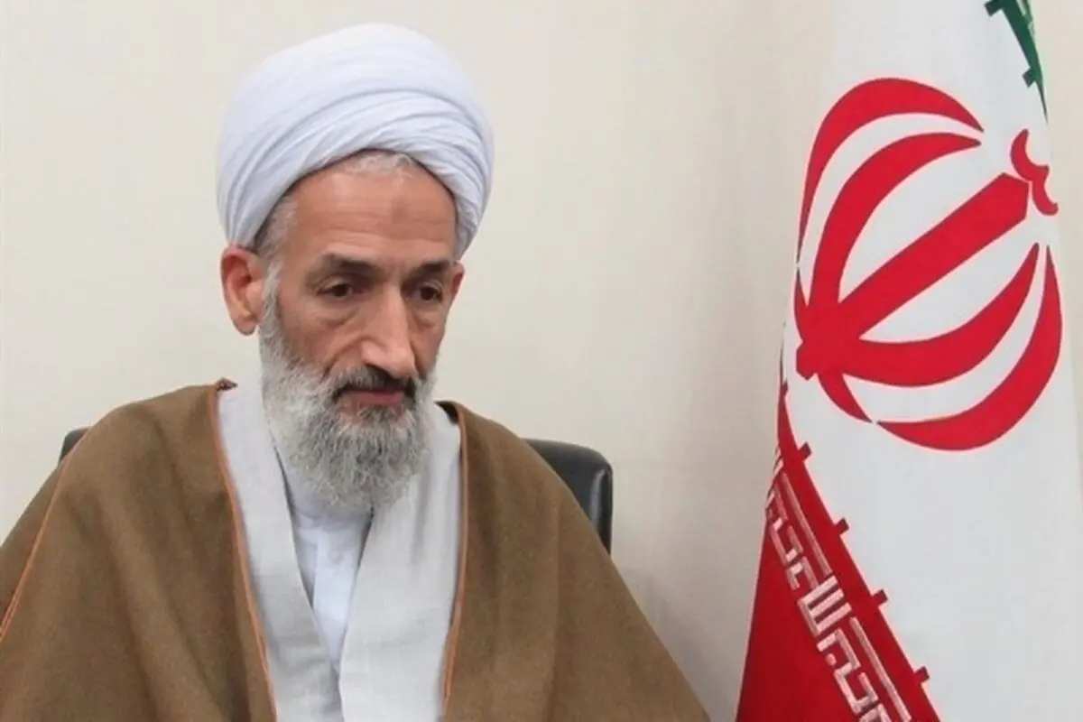 این منکر با عذرخواهی هم از بین نمی‌رود؛ باید آن زن توبه کرده و چادری شود