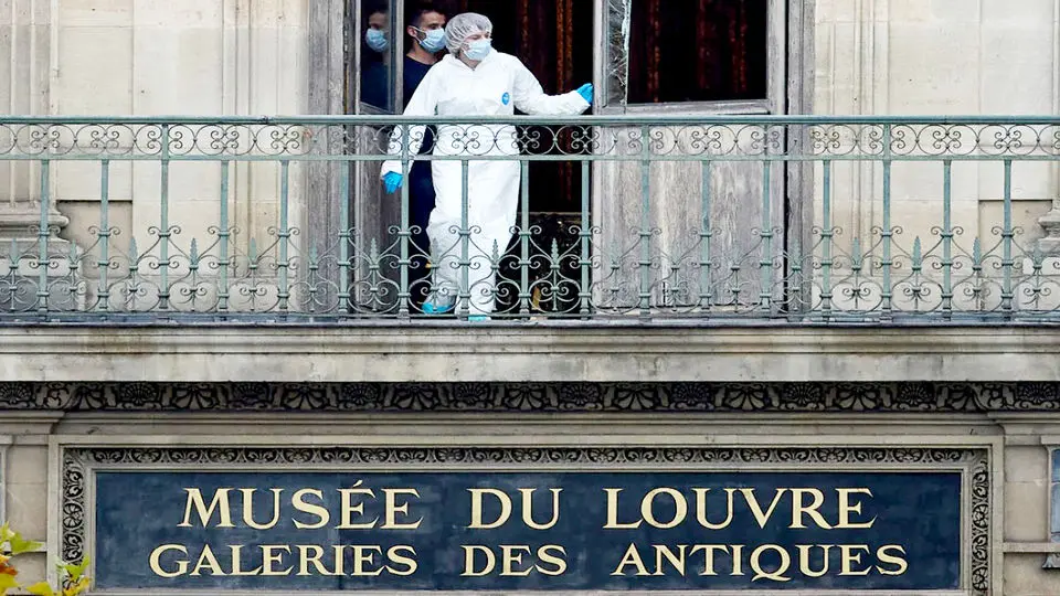 شکوهی که می‌سوزد