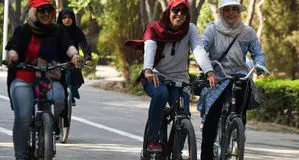 شرط محال  برای  زنان دوچرخه‌سوار
