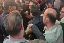 خروج قلعه نویی از میدان انقلاب با استقبال مردم+ ویدئو