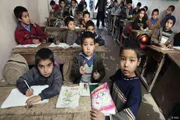 آموزش زبان مادری مسئله‌ای فرهنگی- تربیتی
