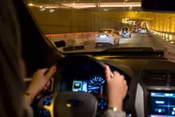 پلیس: رانندگی زنان خیلی بهتر از مردان است