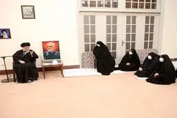 قائد الثورة: شهادة السید نصرالله نافذة کبیرة لفهم أهمیة عمل الشهید سلیمانی على صعید احیاء المقاومة