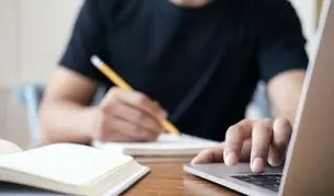 مدارس شهرهای آلوده خوزستان تا آخر هفته‌ آینده غیرحضوری شد

