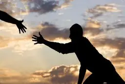 دستی برای  گرفتن باشیم
