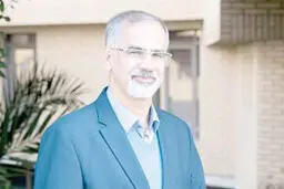  «قانون‌ اساسی» نیازمند بازنگری
