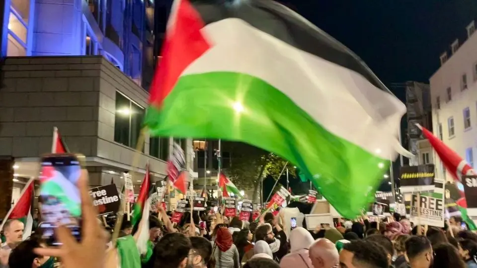 جرم‌انگاری نمایش پرچم فلسطین در انگلیس

