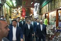 عراقچی در خیابان‌های مصر+ عکس