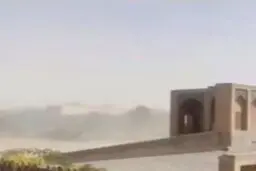 خیزش گرد و غبار از بستر خشک زاینده‌رود؛ هشدار جدی برای سلامت و کیفیت هوای اصفهان