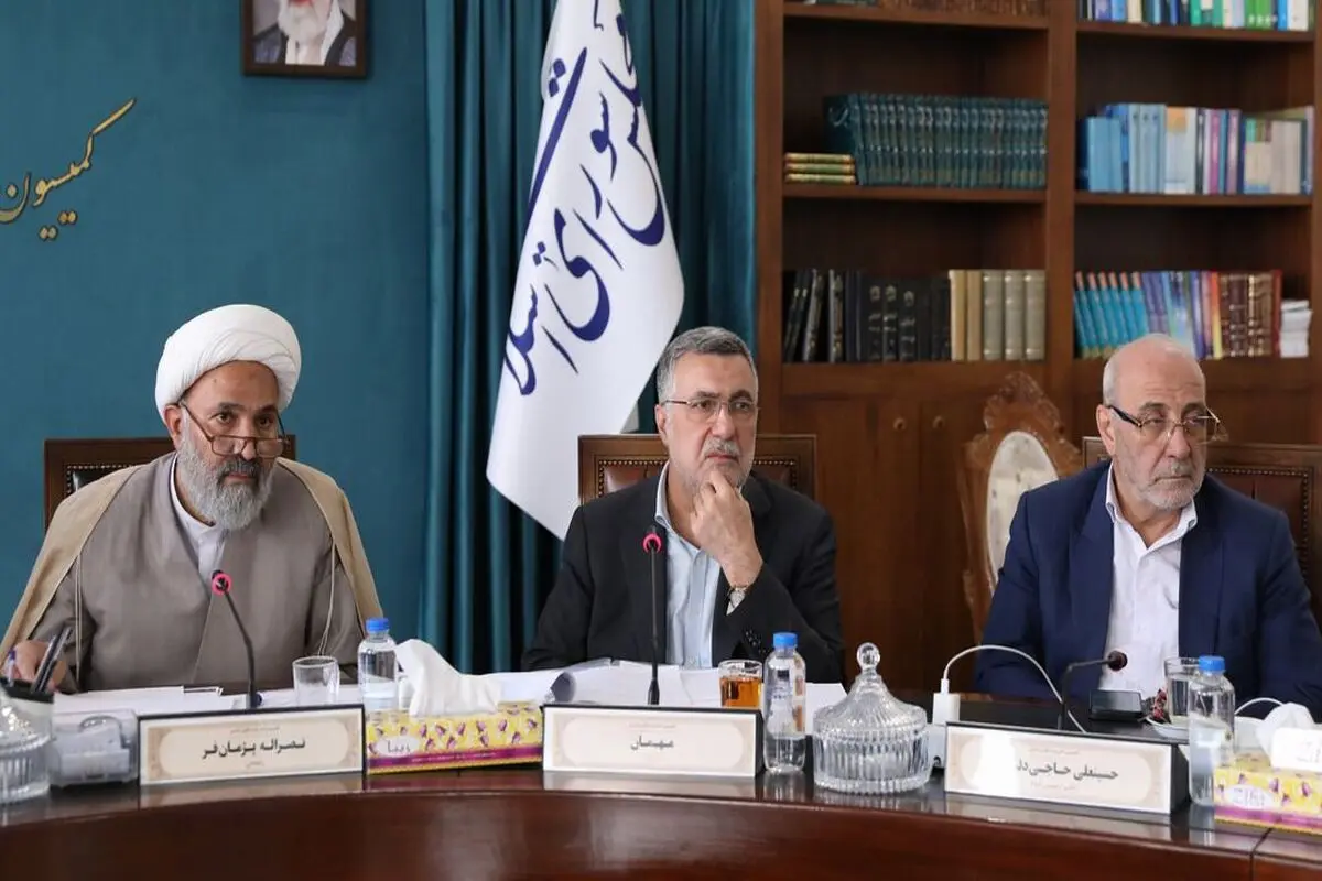 پژمانفر از توزیع داروهای سنتی در پلتفرم گفت 