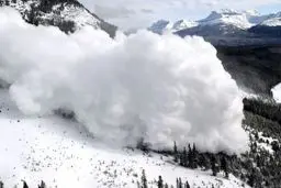 جسد یکی از کوهنوردان مفقود شده در ارتفاعات الوند همدان پیدا شد