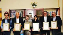 نمی‌تونم بپرم، چون افسارم اجازه نمی‌ده
