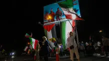 عکسی که جماران از یک زن بدون حجاب در تجمعات شبانه تهران منتشر کرد