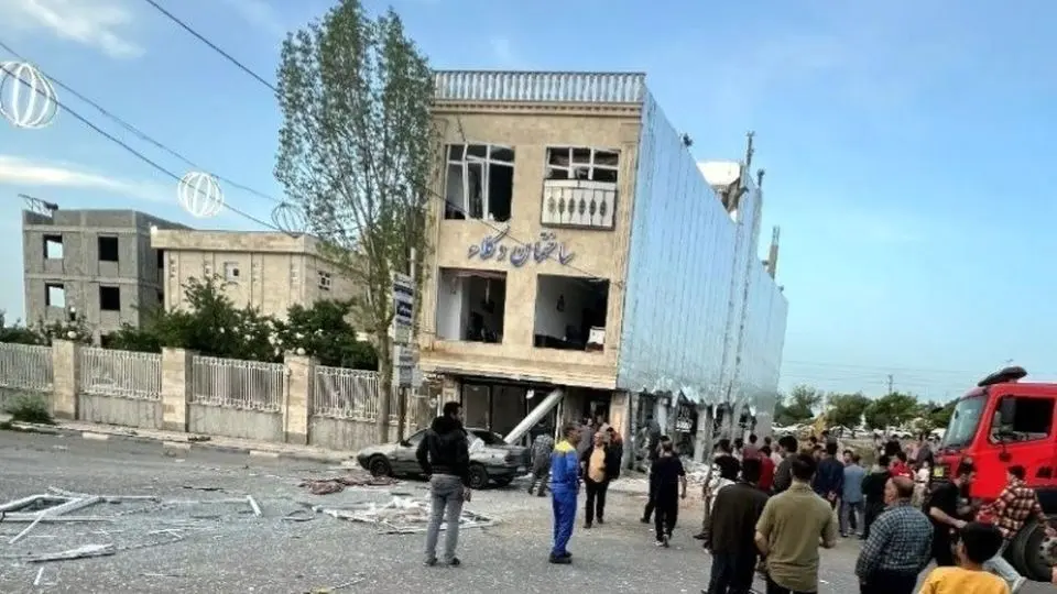 انفجار ساختمان وکلای شهر قیدار + تصاویر
