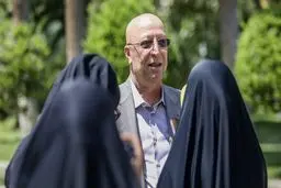 واکنش وزیر علوم به ادعای اخراج اساتید از دانشگاه‌ها