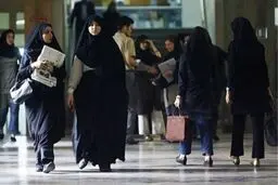دانشجویان را مجبور نمی کنیم چادر بپوشند، اما غیرچادری نمی‌پذیریم