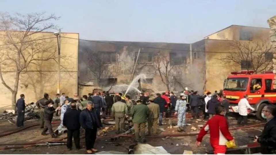 سقوط یک فروند جنگنده در شرق اصفهان