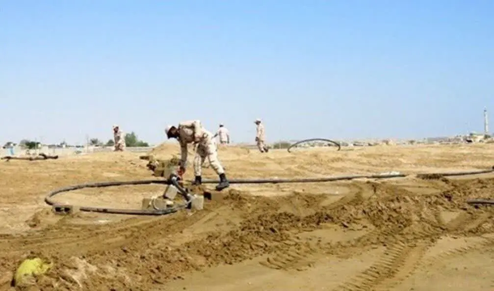 خط لوله ۶ کیلومتری قاچاقچیان سوخت در میناب منهدم شد