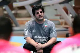 مواجهه رسول خادم با کشتی گیر قدیمی در خانه سالمندان + ویدئو