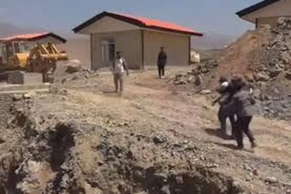 دعوا و بزن‌بزن در پخش زنده شبکه خبر +ویدیو

