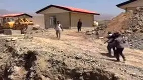 دعوا و بزن‌بزن در پخش زنده شبکه خبر +ویدیو

