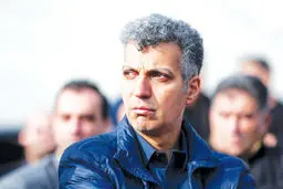 بالا‌رفتن از دیوار عادل