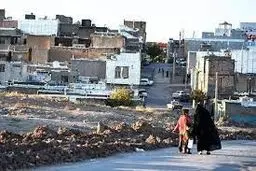 کشور با یک شیب تند به سمت انحطاط می‌رود