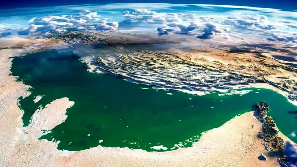 خلیج فارس بر سنگ مزار سربازان آمریکایی/ عکس