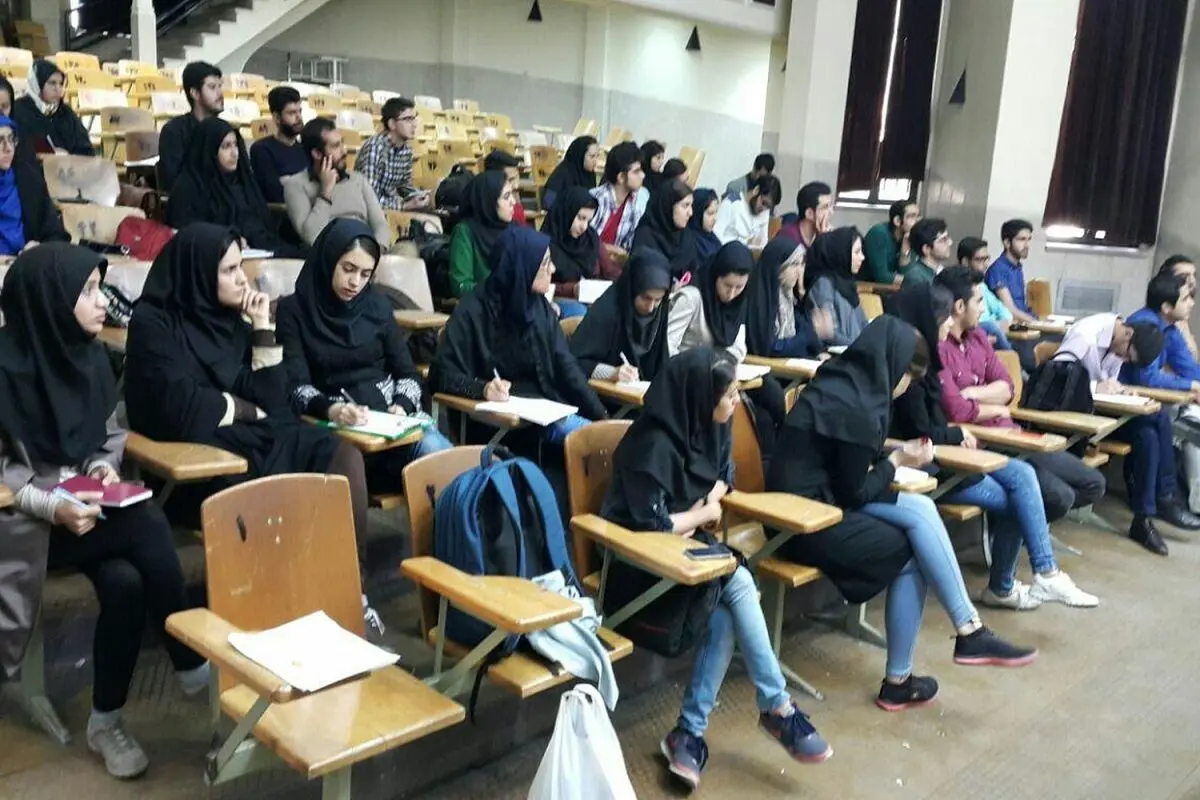  در حال رایزنی برای مجازی شدن دانشگاه‌ها در ۱۰ روز اول مهر هستیم / جزئیات رایگان شدن مترو واتوبوس برای دانش آموزان

