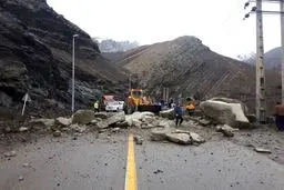 ایجاد یک گودال 50 متری در جاده چالوس