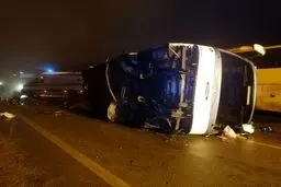 جزئیات حادثه مرگبار واژگونی اتوبوس در جاده شیراز/ ویدئو