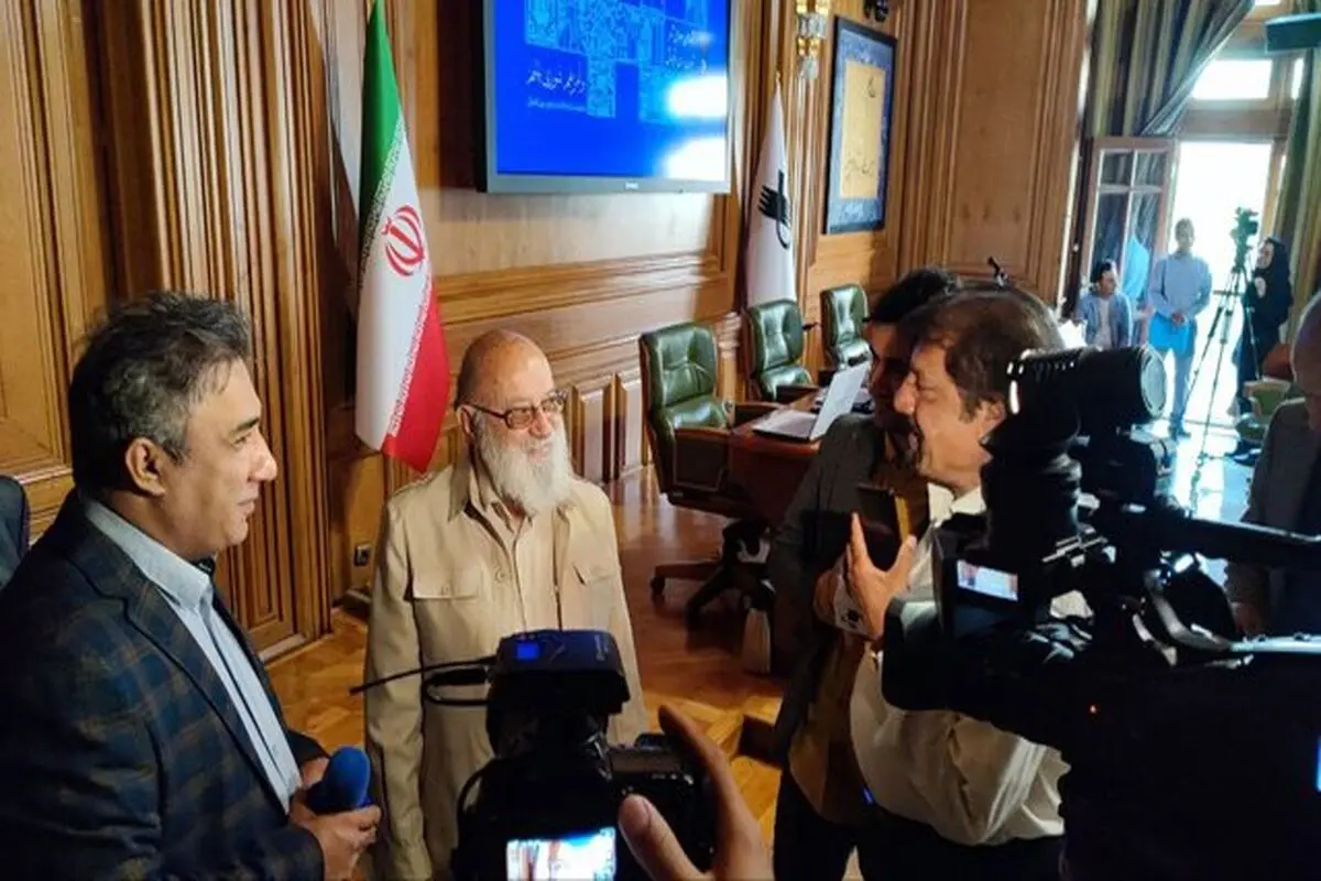 حضور چمران در جلسه امروز شورای شهر تهران پس از چند هفته بیماری

