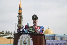 رونمایی از موشک جدید ایران/ برد موشک خرمشهر: 2 هزار کیلومتر